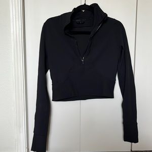 Lululemon Black quarter zip crop